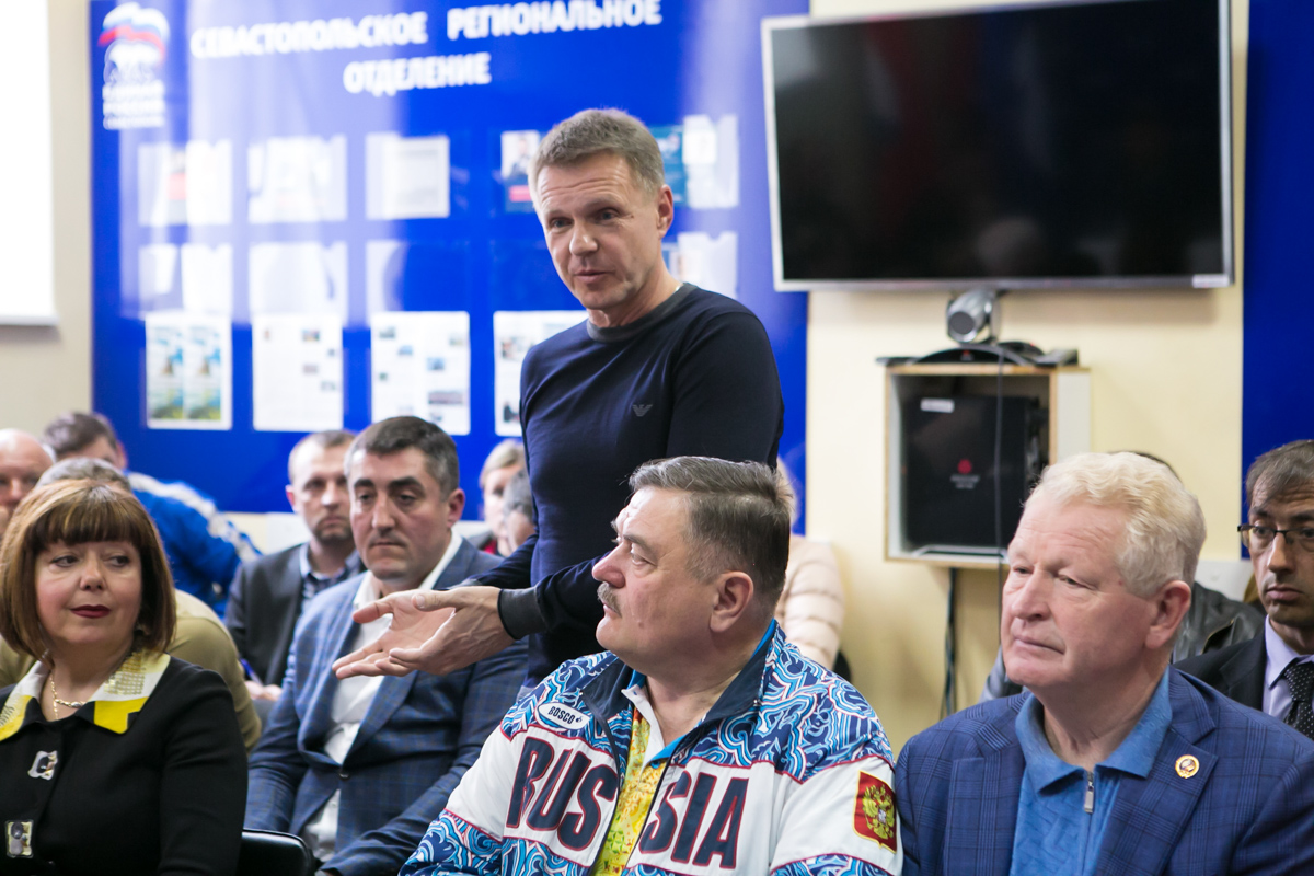 Руководство ФФС приняло участие в рабочей встрече Дмитрия Саблина с представителями городских спортивных федераций