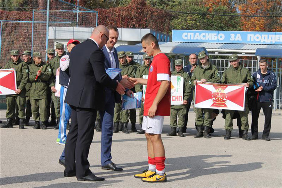 Военнослужащие Росгвардии вновь стали победителями ежегодного чемпионата по футболу в Севастополе