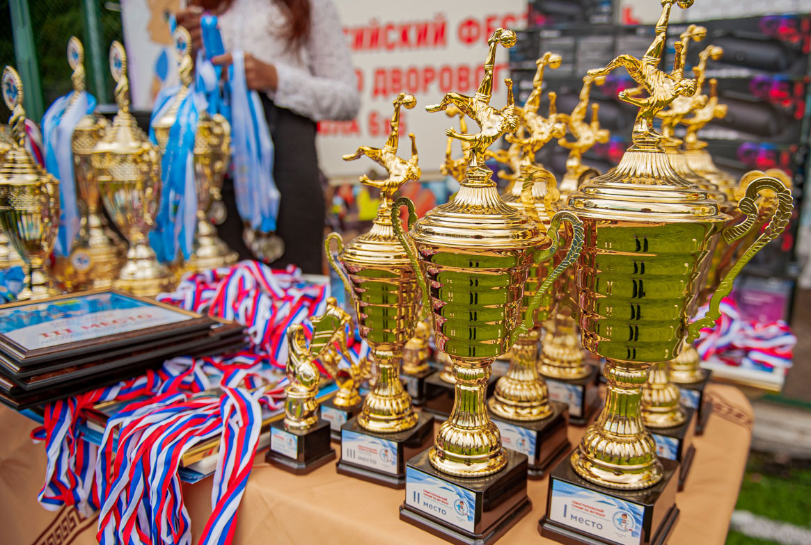 В Севастополе наградили победителей и призеров футбольных турниров под эгидой губернатора