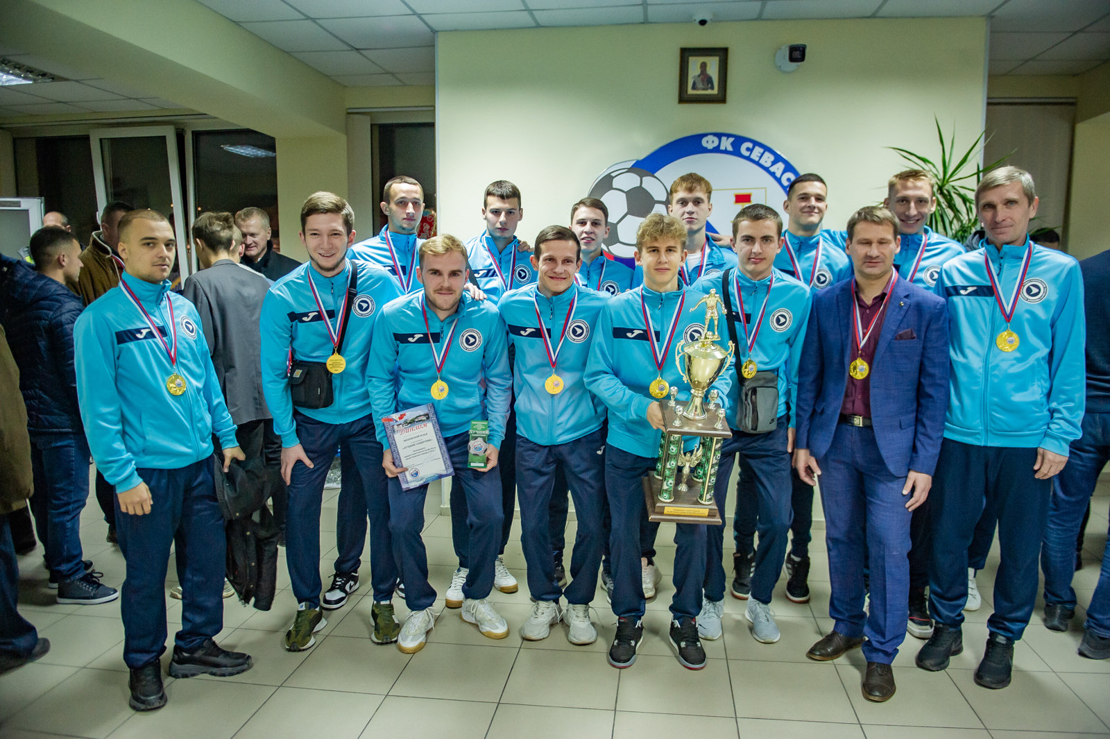 В Севастополе наградили победителей и призеров чемпионата и первенства Севастополя по футболу 2022 года